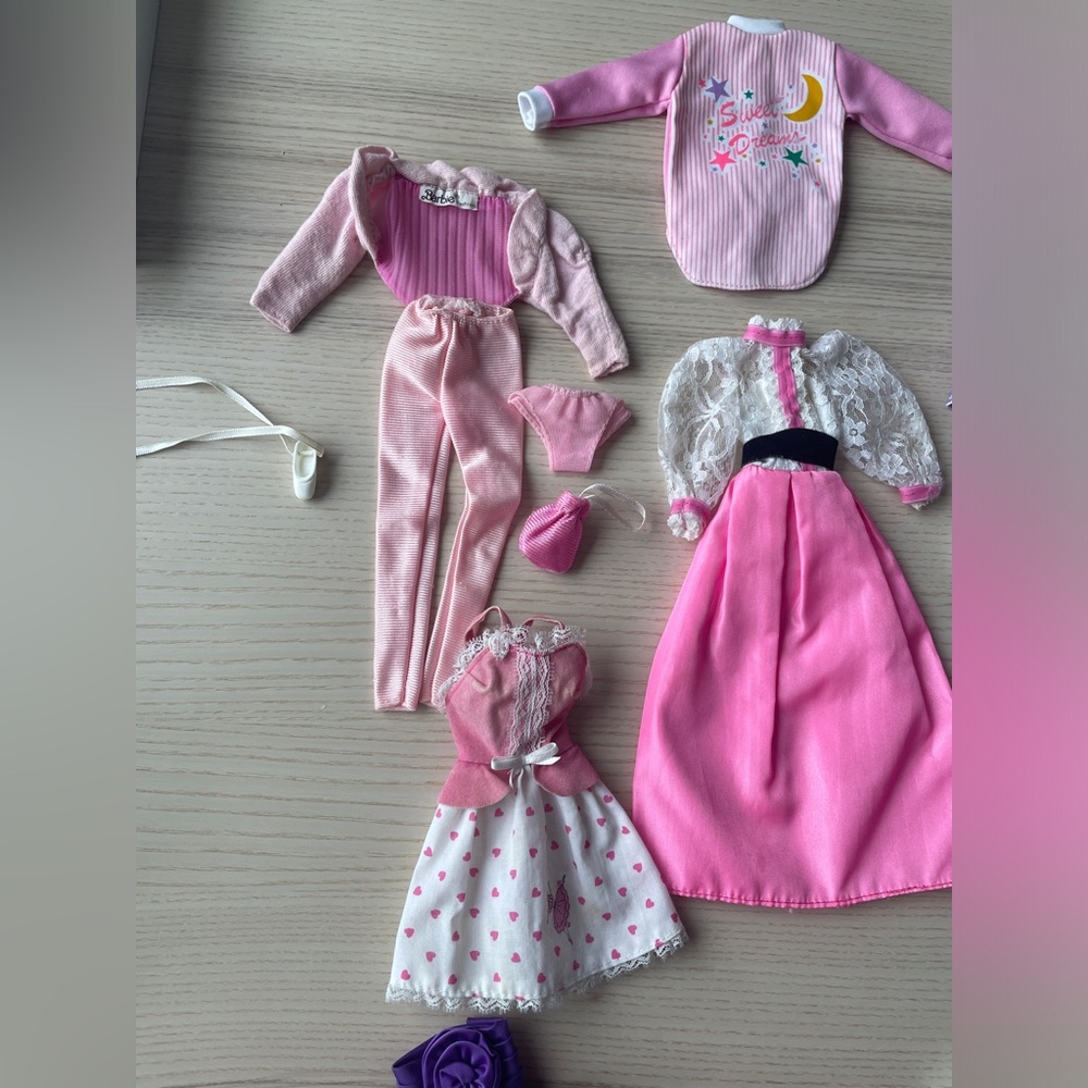 Vintage Barbie Clothes Bundle (80s–90s) – Great Condition - Picture 7 of 15